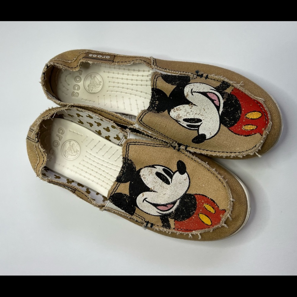 Disney Mickey Mouse Crocs loafer slip on shoes women’s size 8 (closer to 7ish)